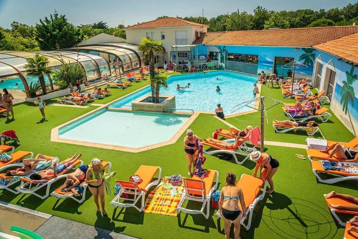 Camping 4 Etoiles - Parc Aquatique - Eei0Fi Saint-Georges-d'Oleron Exterior foto